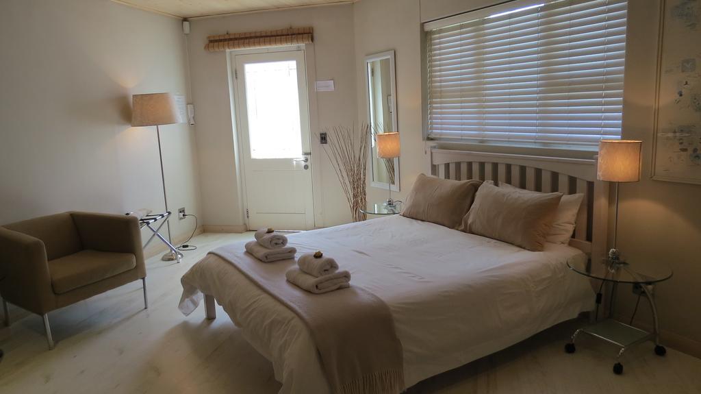 Hotel Kasa Nama Edgemead Habitación foto