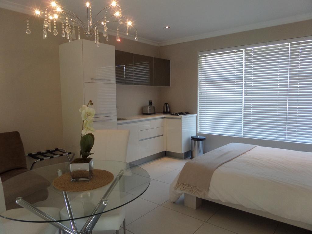 Hotel Kasa Nama Edgemead Habitación foto