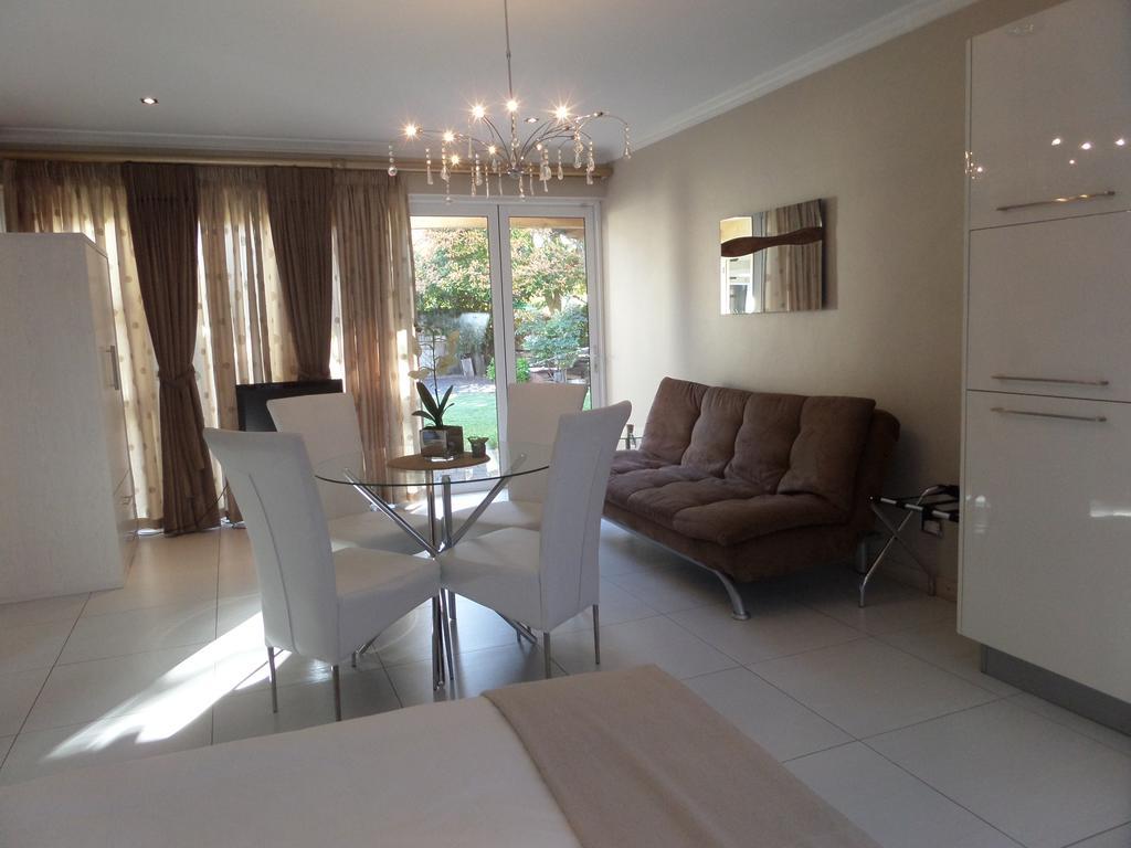 Hotel Kasa Nama Edgemead Habitación foto